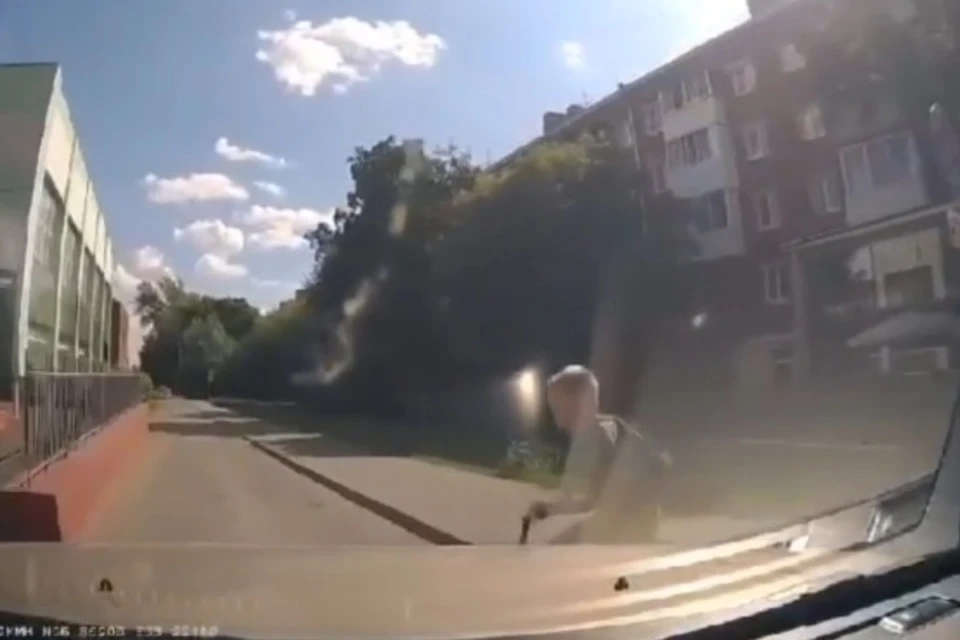 Мальчика увезли в больницу. Фото: скриншот видео Госавтоинспекции