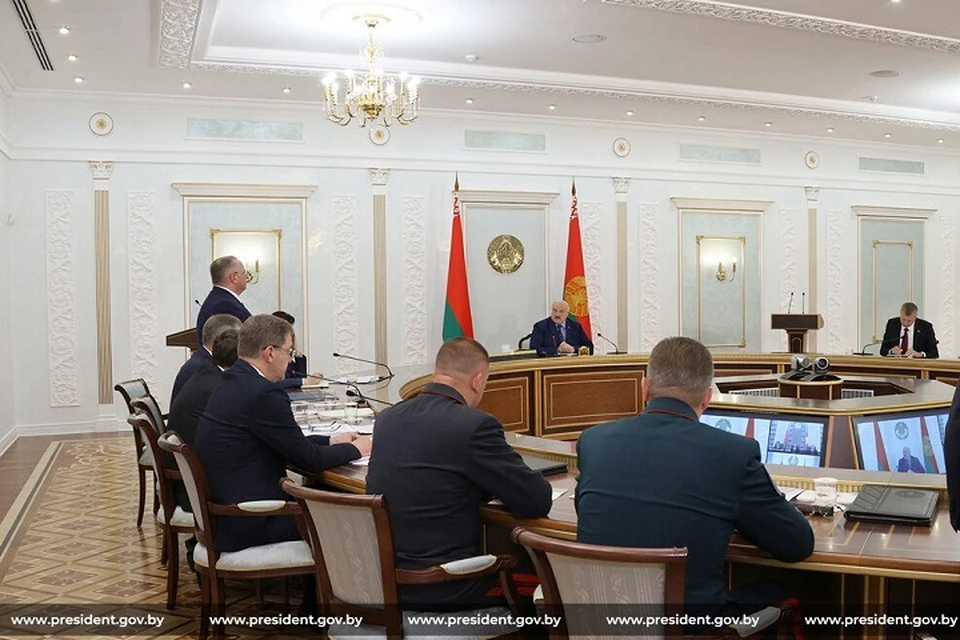 Лукашенко напомнил чиновникам, что власти создают экзамен белорусскому народу. Фото: president.gov.by.