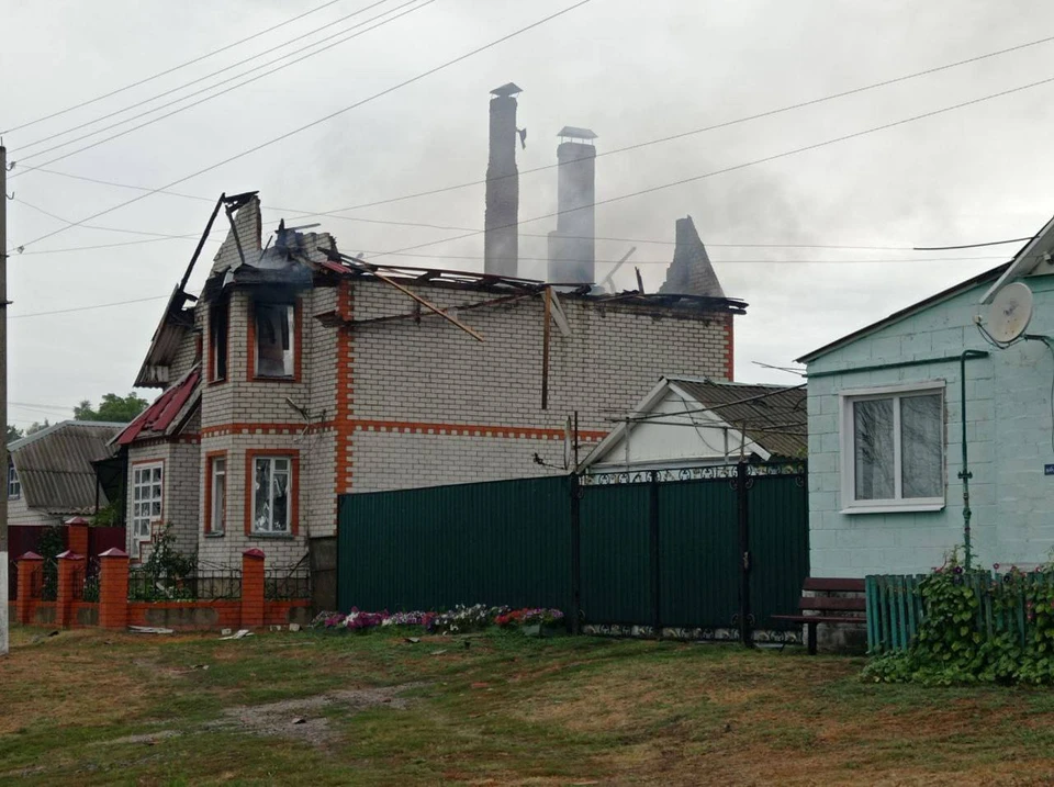 Пожар потушили члены добровольной пожарной команды и бойцы территориальной самообороны.