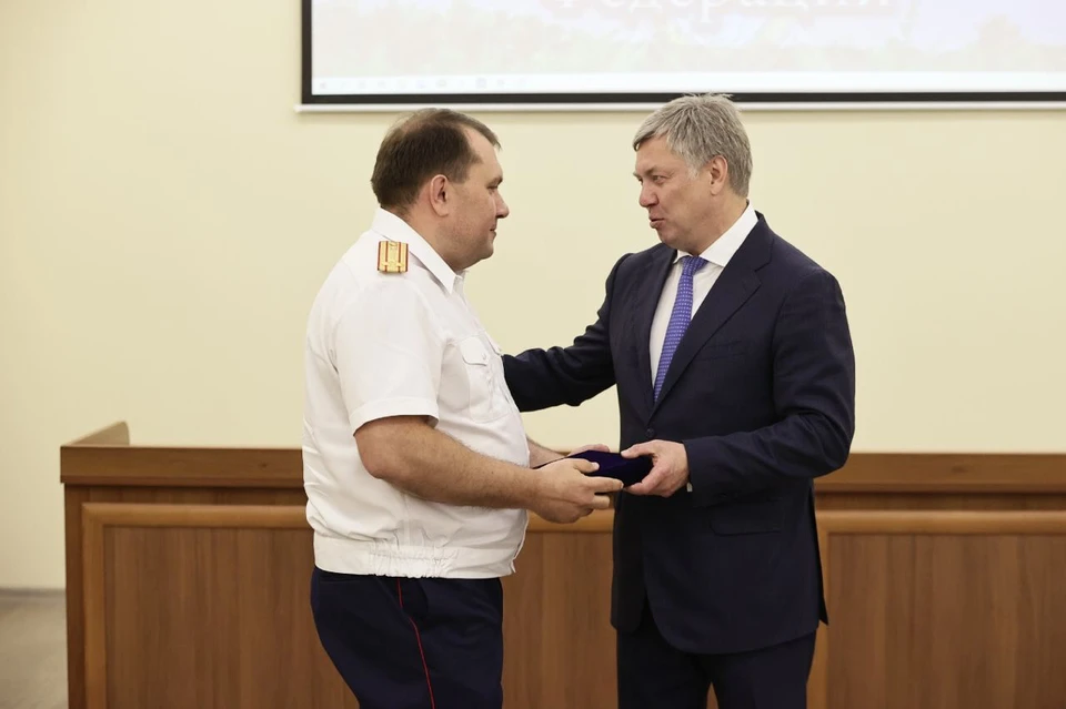 Алексей Русских отметил лучших сотрудников Следкома наградами. ФОТО: тг-канал ПУЛ №73