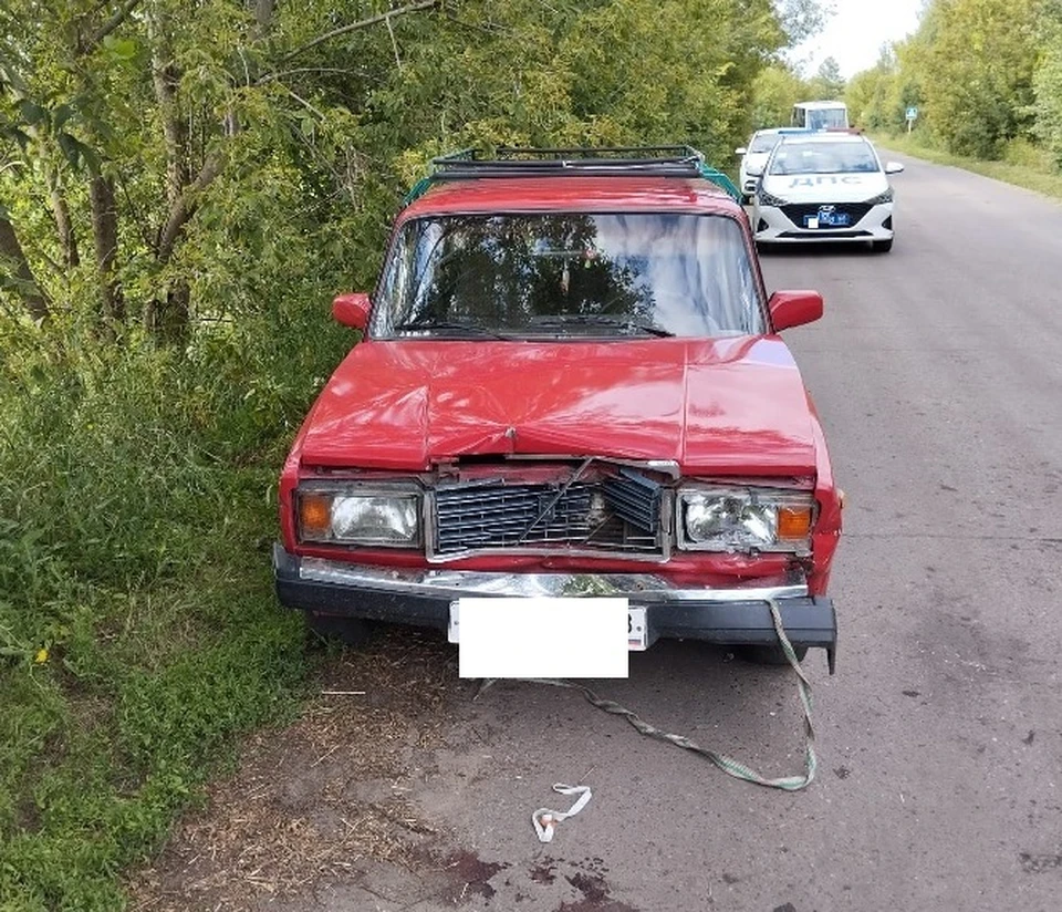Водителя "семерки" на скорой отвезли в больницу