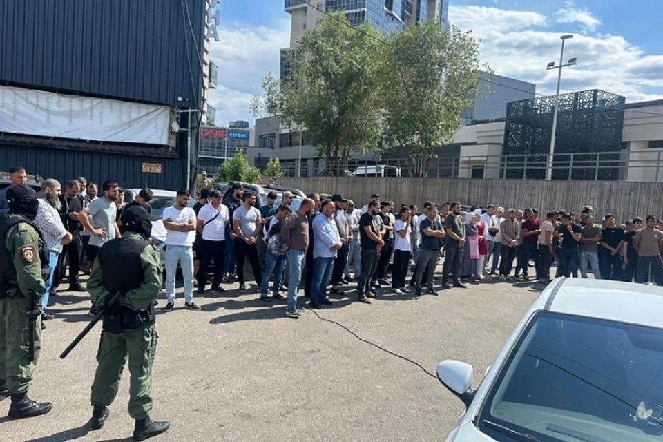 Рейд прошел по торговым точкам, которые расположены около станции метро «Проспект Победы».