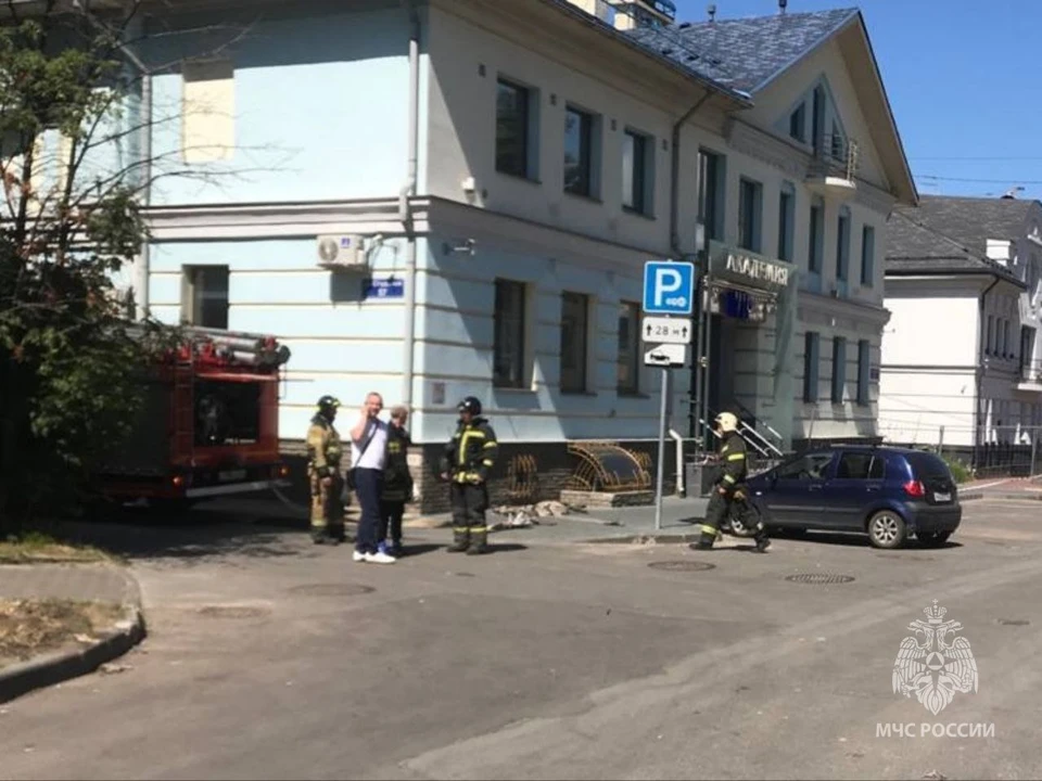 Трубу газопровода прорвало на улице Студеной.