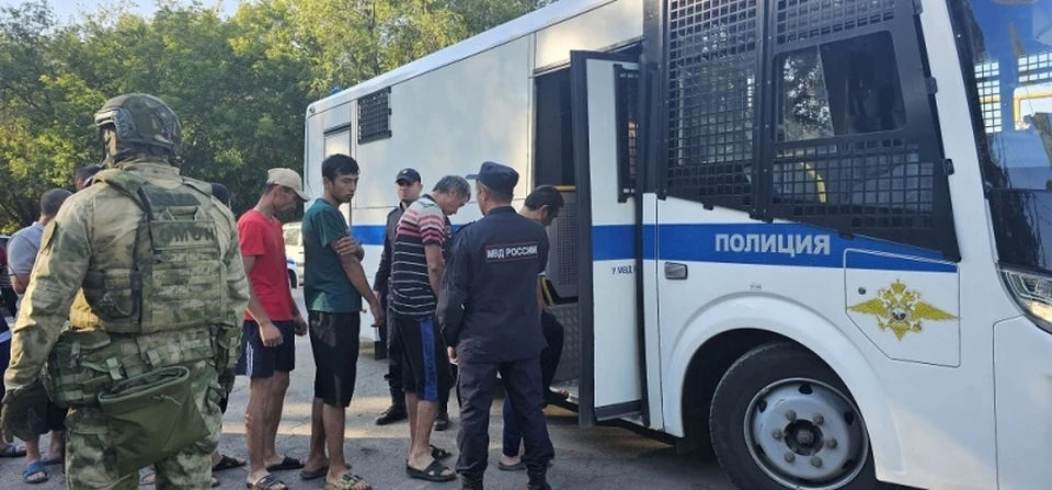 Иностранцы нарушили правила въезда, либо режим пребывания в России
