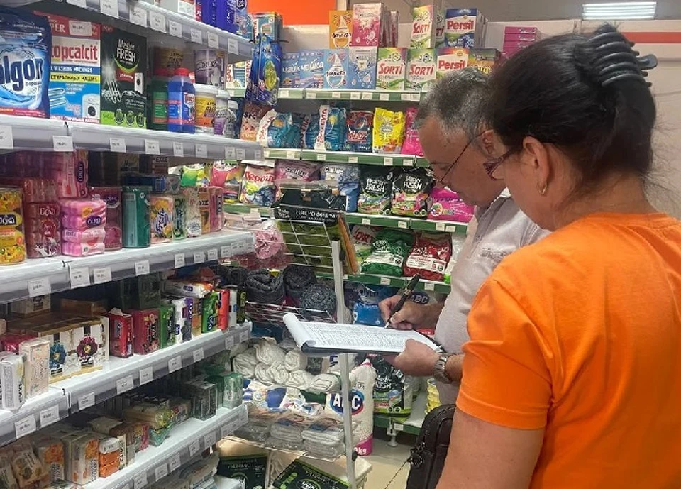 В Приморске Запорожской области провели мониторинг цен на социально значимые товары. ФОТО: минпромторг Запорожской области
