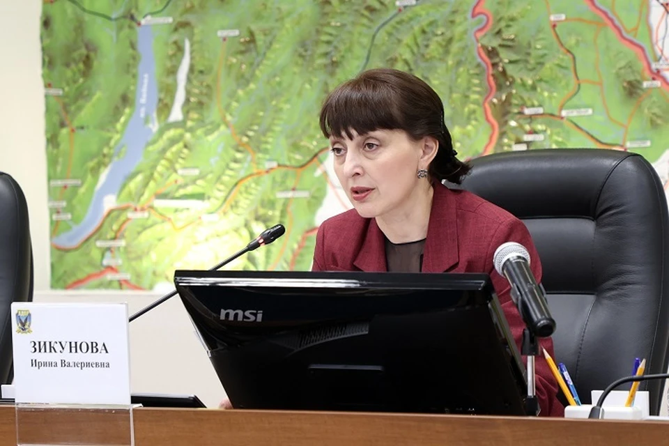 Ирина Зикунова открыла "правительственный час" в Закдуме