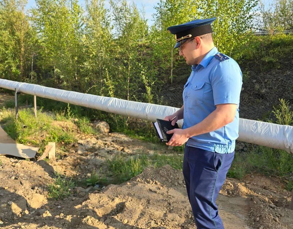 Септик многоквартирных домов разлился в Якутии Фото: прокуратура РС(Я)