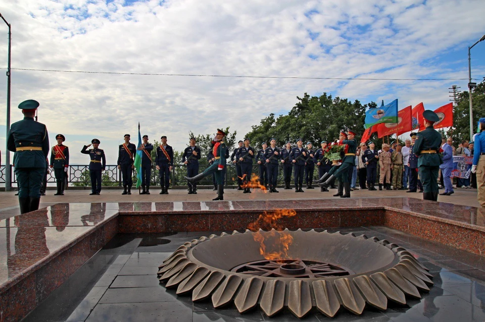 На площади 30-летия Победы в Ульяновске прошел торжественный митинг ФОТО: Предоставлено КП