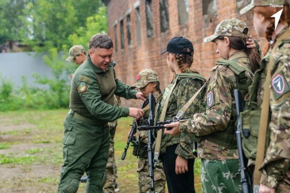 Итоги военно-патриотической игры «Зарница 2.0» подвели в Иркутске.