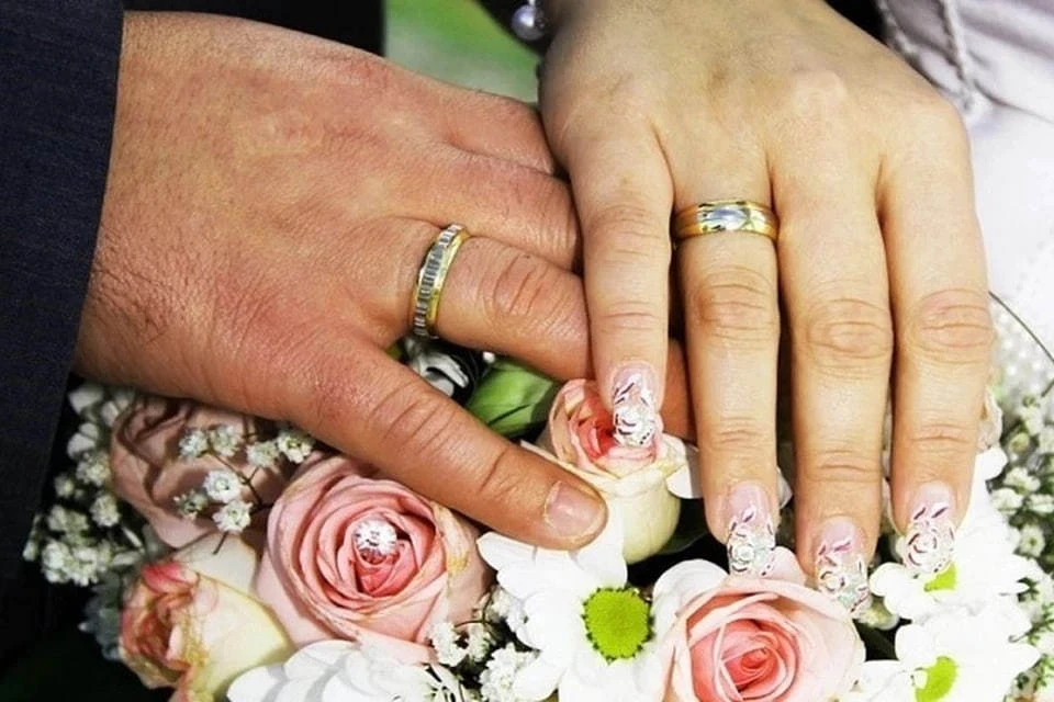 За июль в Донецке зарегистрировали 402 бракосочетания