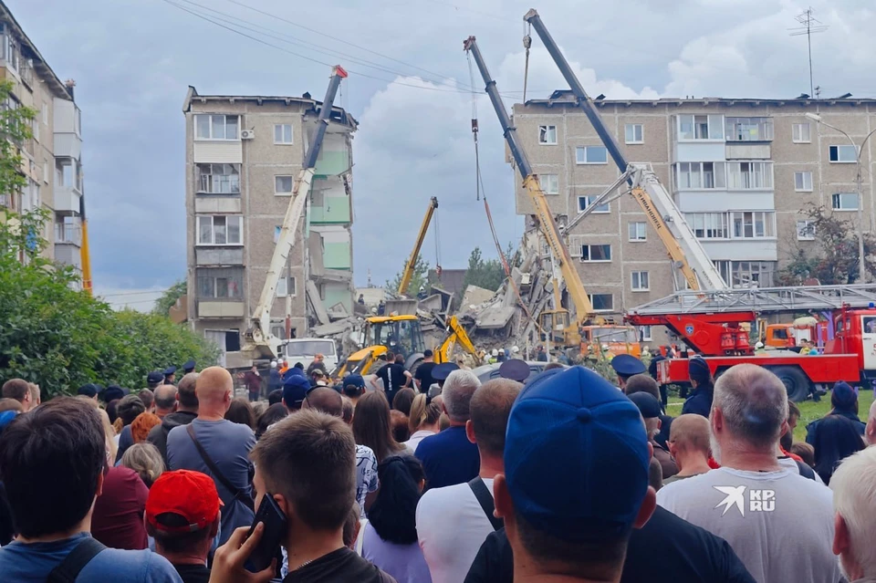 На данный момент компания не оглашает преждевременные выводы о причинах обрушения дома