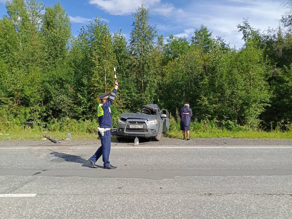 Водителя легкового автомобиля доставили в больницу с тяжелыми травмами. Фото: Госавтоинспекция по Свердловской области.