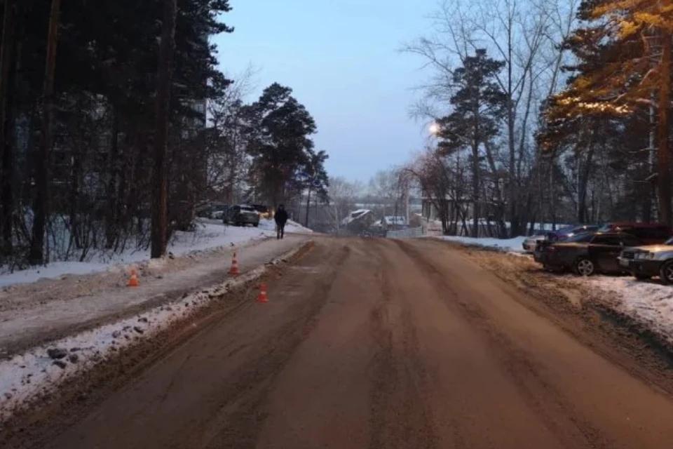 Виновник скрылся с места ДТП, его нашли по осколкам бампера. Фото: Отдел пропаганды ГАИ по Новосибирской области