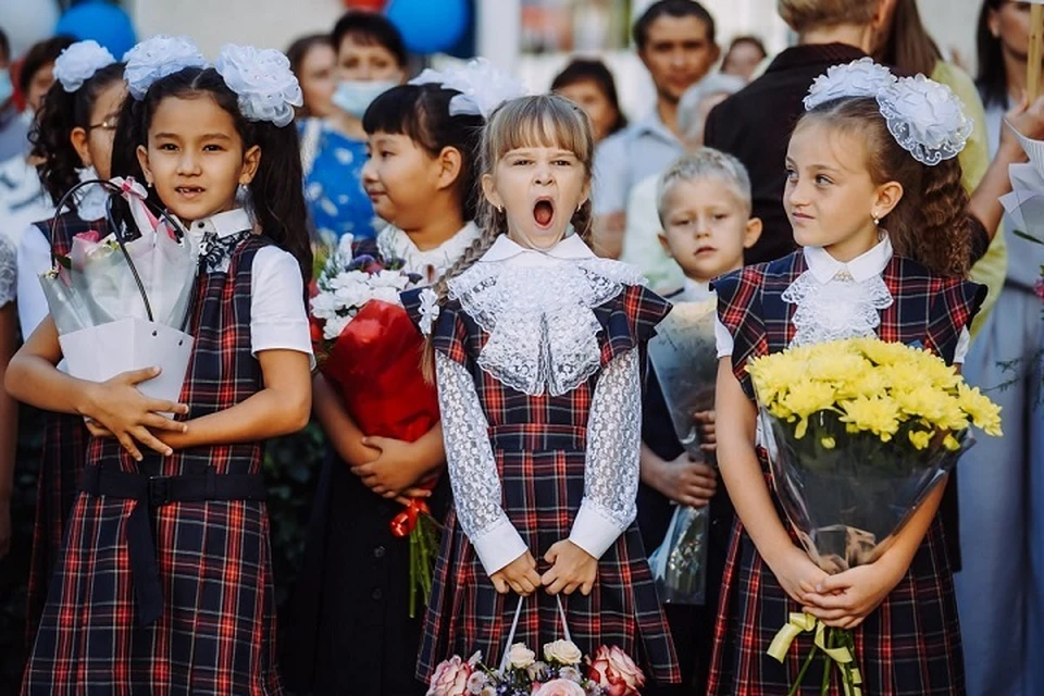 В Самаре 2 сентября прошли праздничные линейки в школах.