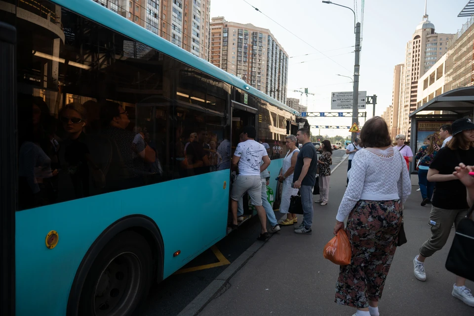 В дни губернаторских выборов в Петербурге изменится расписание общественного транспорта.