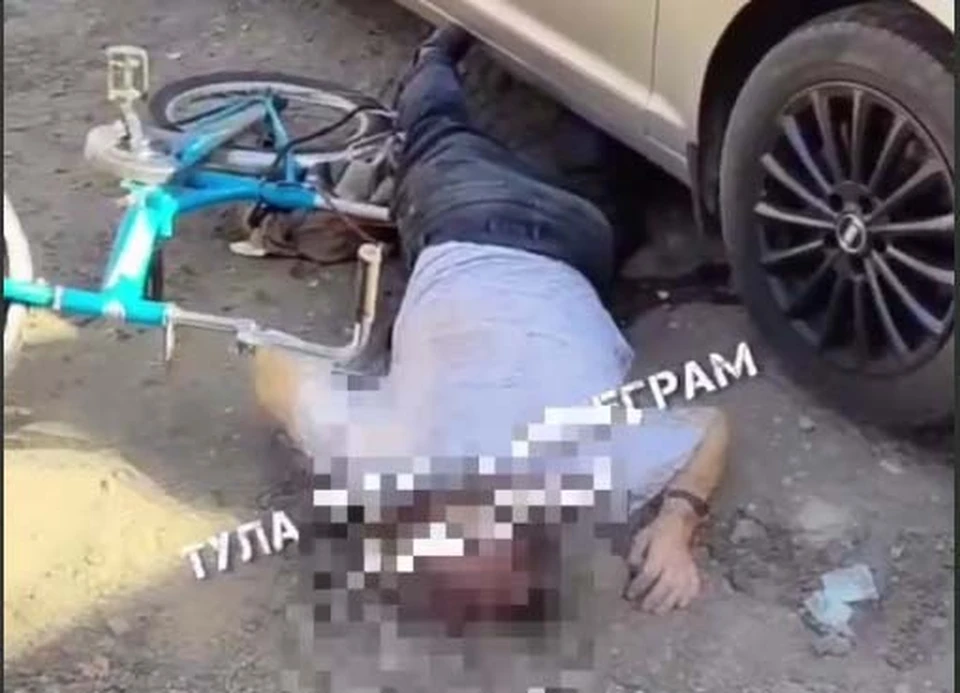 В Туле на улице Льва Толстого прохожие обнаружили тело мужчины. Фото: ТГ-канал «Тула. Жесть».
