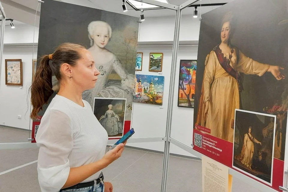 В Мариуполе открылась выставка Русского музея. Фото: Администрация Мариуполя