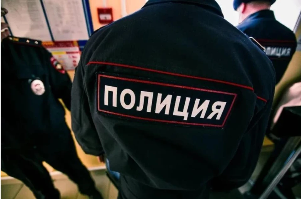 Посетитель бара пытался подкупить силовика.
