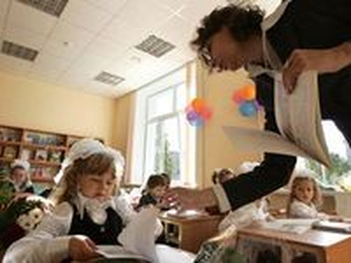 Выбираем первую учительницу - KP.RU