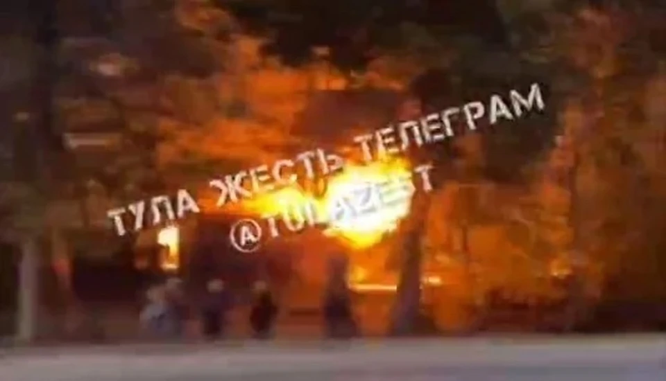 В ДТП со скорой на проспекте Ленина в Туле пострадали два человека. Фото: «Автохамы и ДТП | Тула».