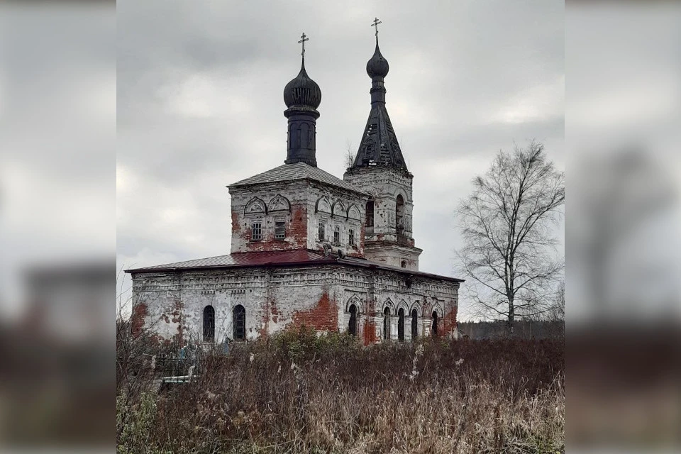 Старинный храм в Пожарьё. Фото: Павел Дементьев