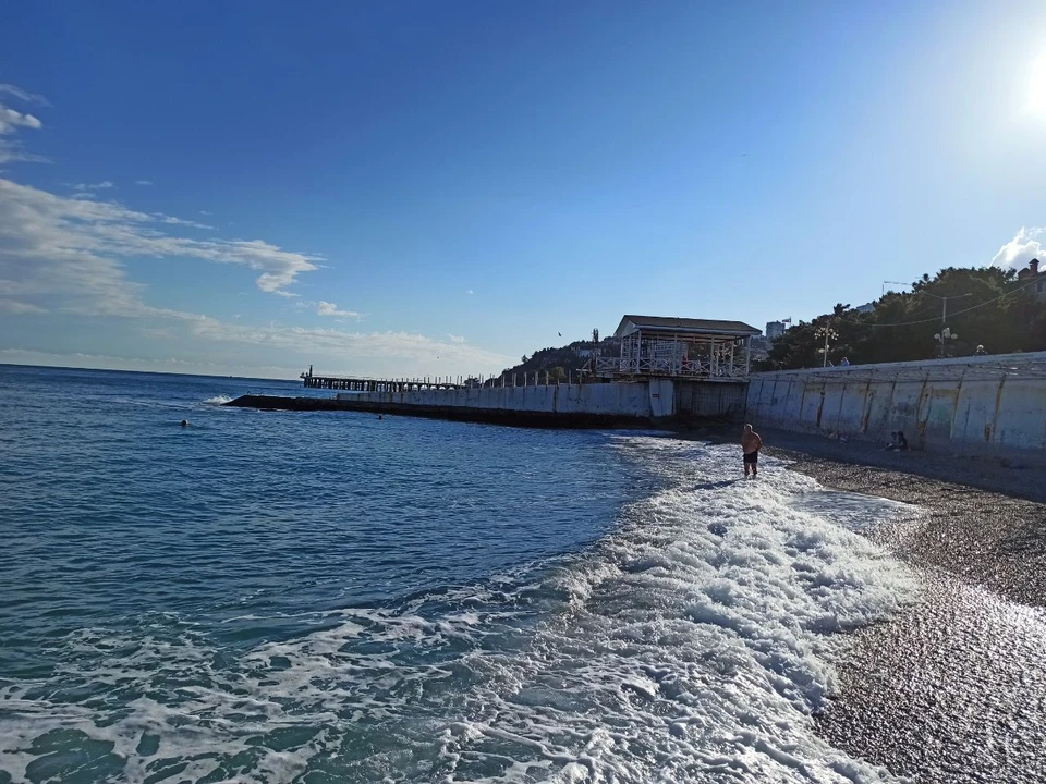 На алуштинских пляжах восстановят буны и террасу