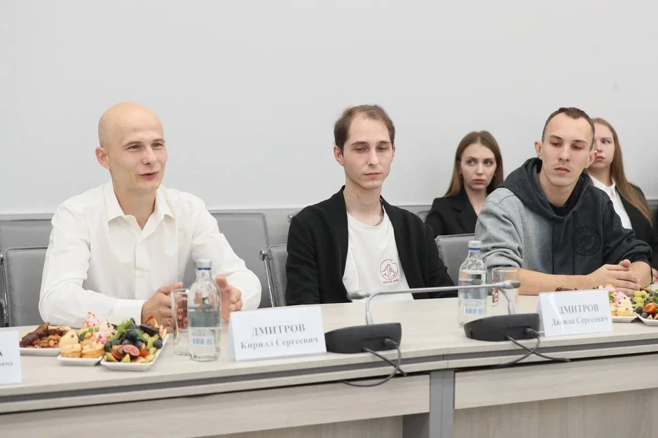 В Краснодаре наградили жителей, помогавших в ДТП в станице Старокорсунской Фото: пресс-служба городской администрации