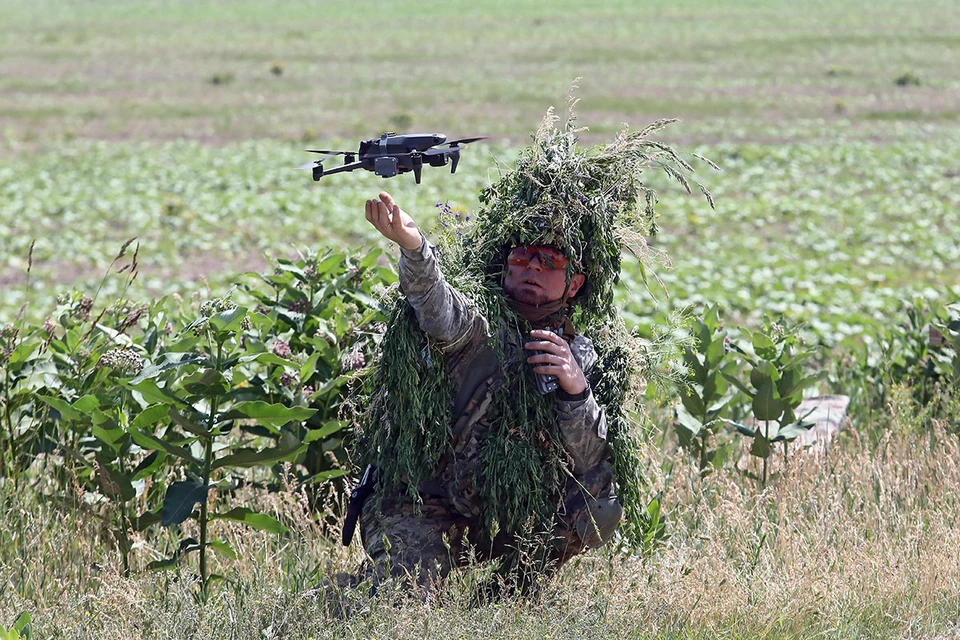 На Украине хотят отменить запрет на экспорт вооружений, чтобы продавать за границу беспилотники. Но денег, кроме тех, что предназначены для производства дронов для ВСУ, нет