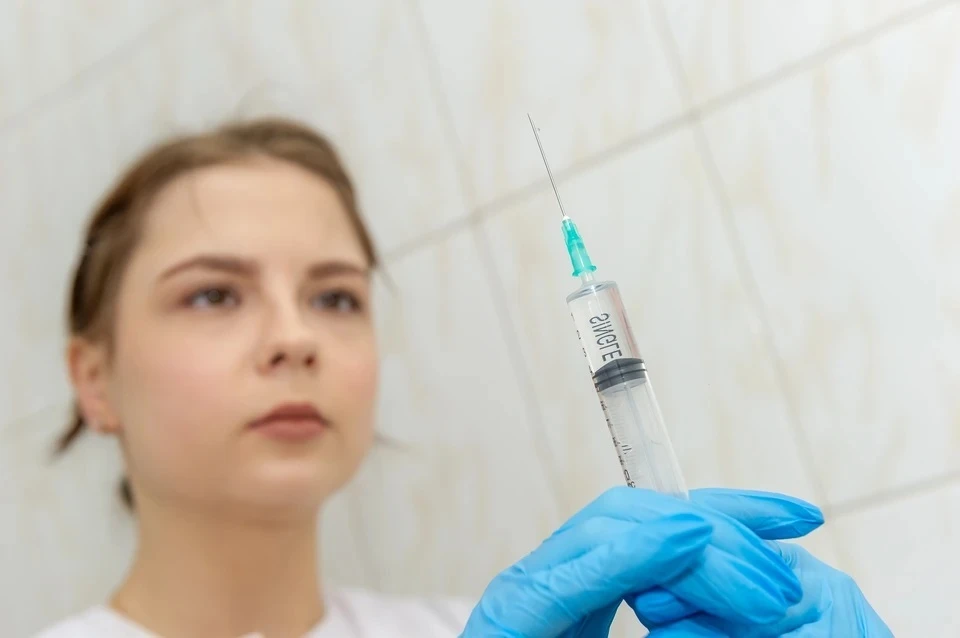 Выдала себя за врача и делала уколы с неизвестным веществом: детская мечта едва не угробила пациента больницы