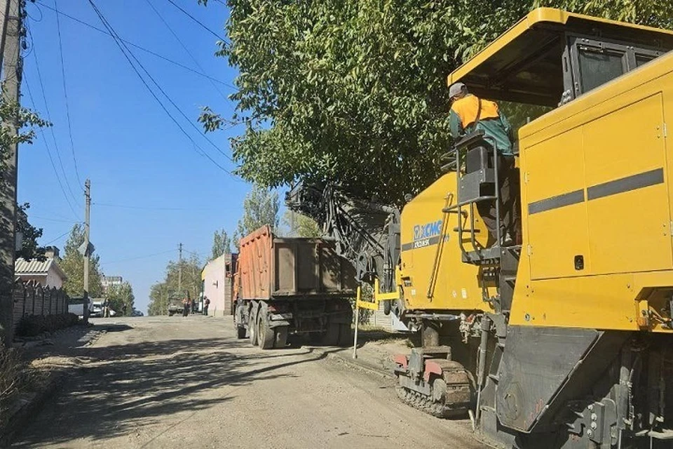 Челябинская область восстанавливает дороги в поселке Пантелеймоновка ДНР. Фото: Минтранс ДНР