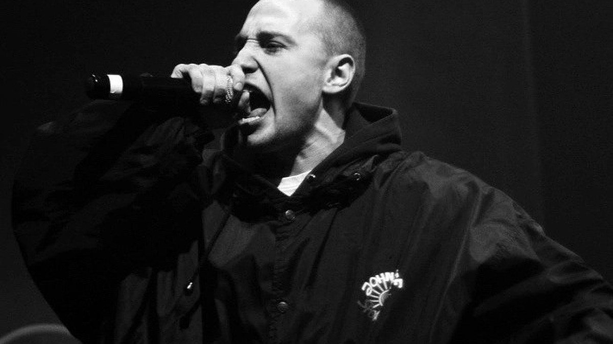 Моншадағы жалаңаш әйелдердің видеосын қараңыз