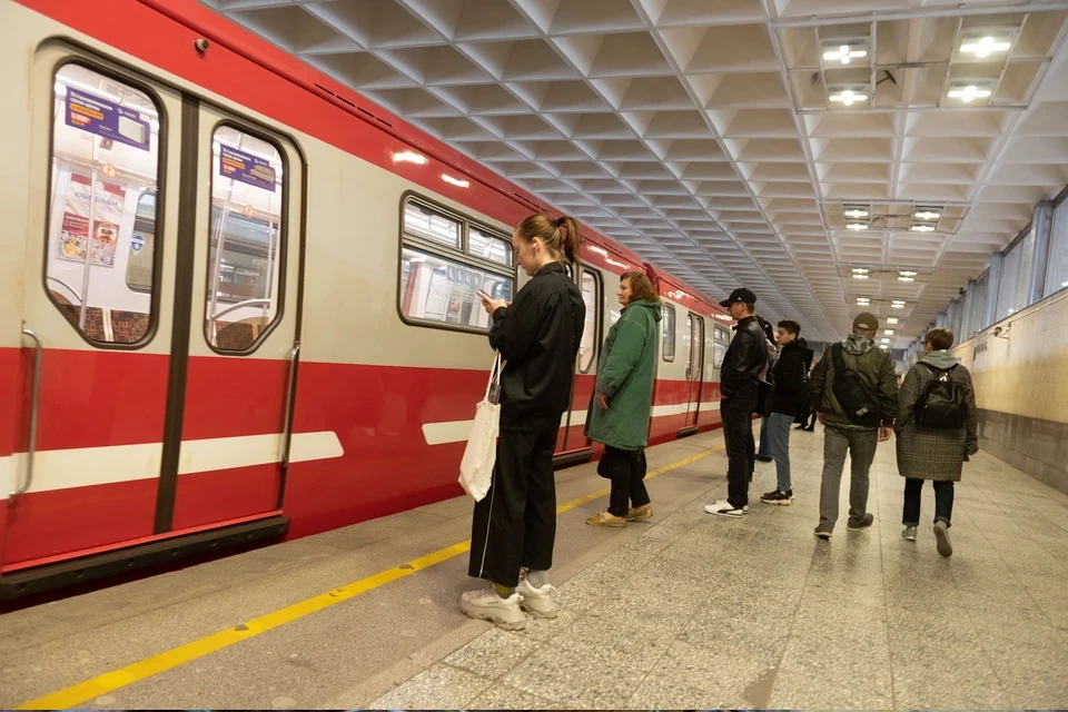 На желтой ветке московского метро произошел сбой из-за человека на путях