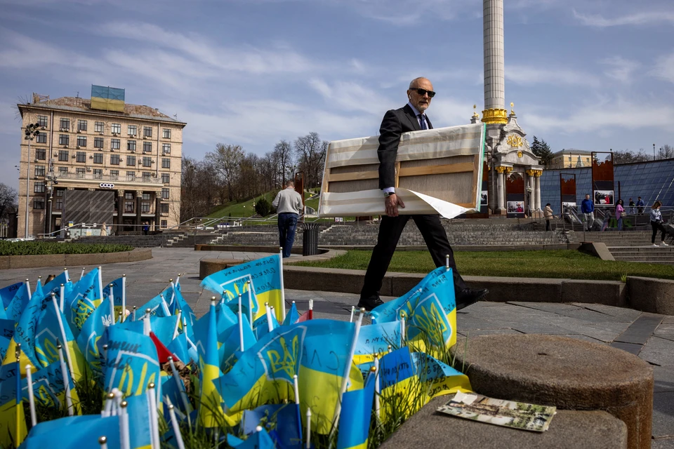 90% опрошенных украинцев уверены, что уровень коррупции в стране вырос.