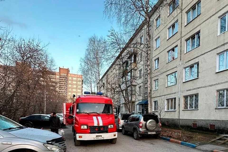 На пожаре в пятиэтажке в Дзержинском районе Новосибирска погибла женщина