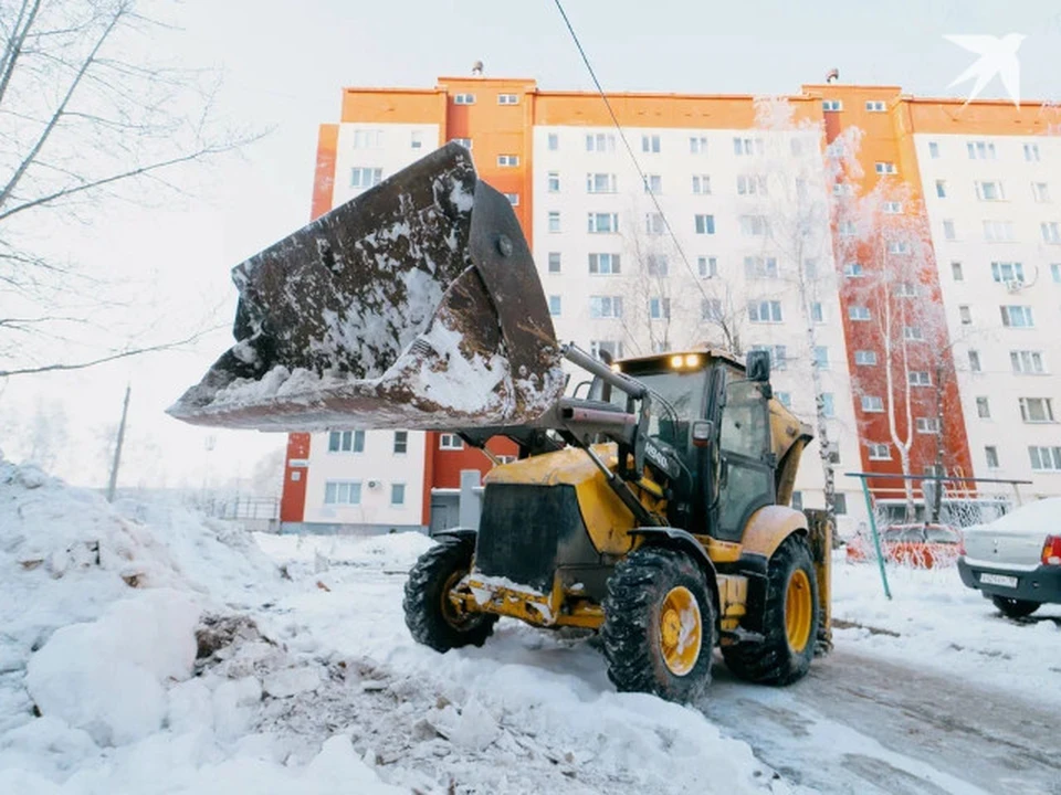 Расчищать улицы Ижевска подрядчик будет с помощью спецтехники и лопат