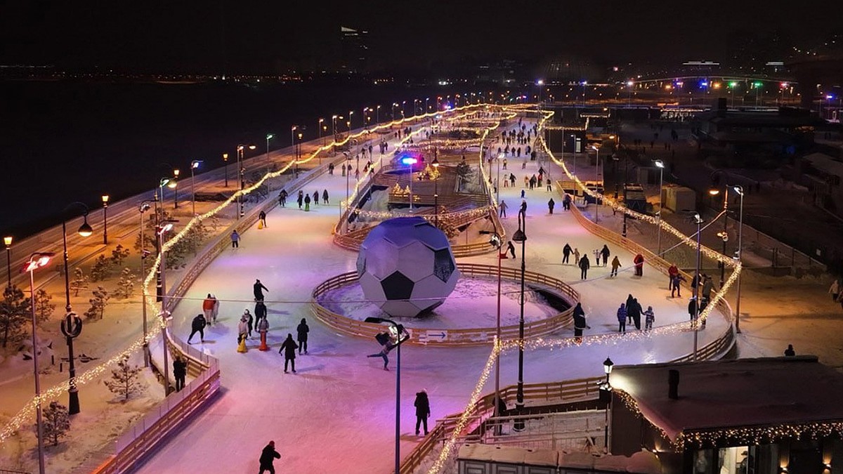 17 зимних развлечений в Петербурге и области: катки, лыжи, хаски, снегоходы 47 Каток Флагшток у Газпром Арены в Петербурге