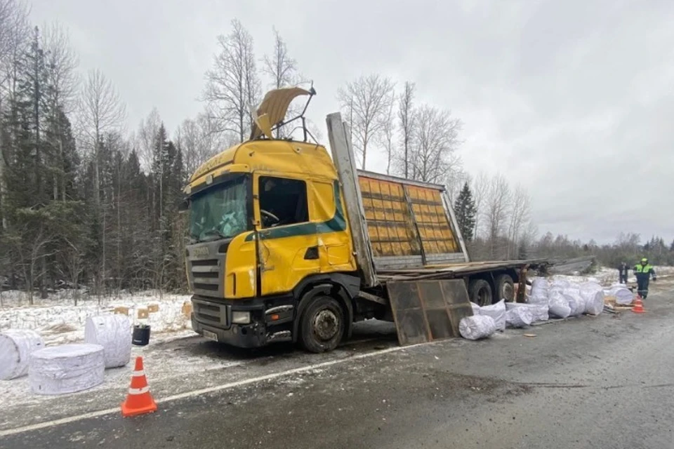 Пострадавшего водителя увезли в больницу. Фото: Госавтоинспекция Удмуртии