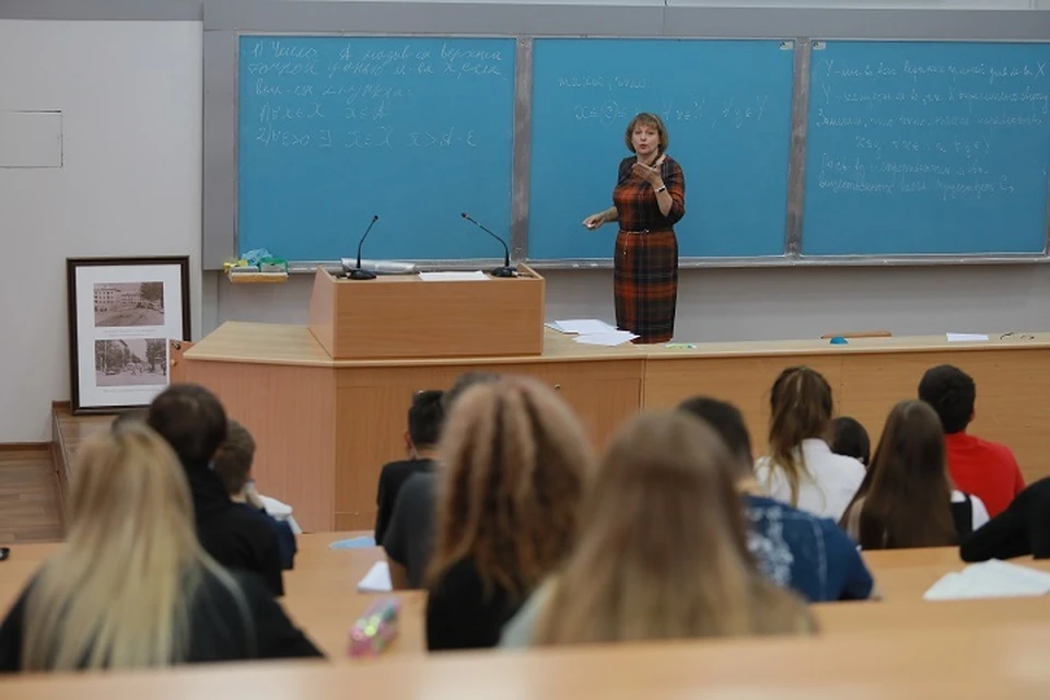 Лариса Толстыкина поздравила преподавателей высшей школы ДНР с профессиональным праздником (архивное фото)