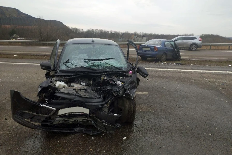 В Донецке произошло ДТП с участием двух автомобилей, пострадали два человека. Фото: МВД по ДНР