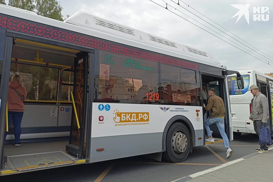 Поездка в автобусах и троллейбусах УРТ обойдется на 4 рубля дороже.