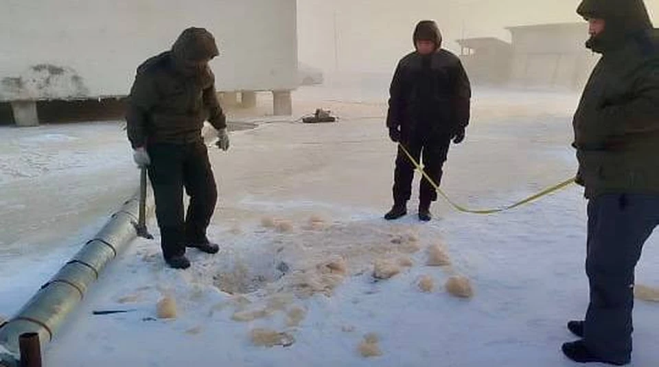 Сточные воды загрязнили огромную площадь. Фото: Минэкологии Якутии.