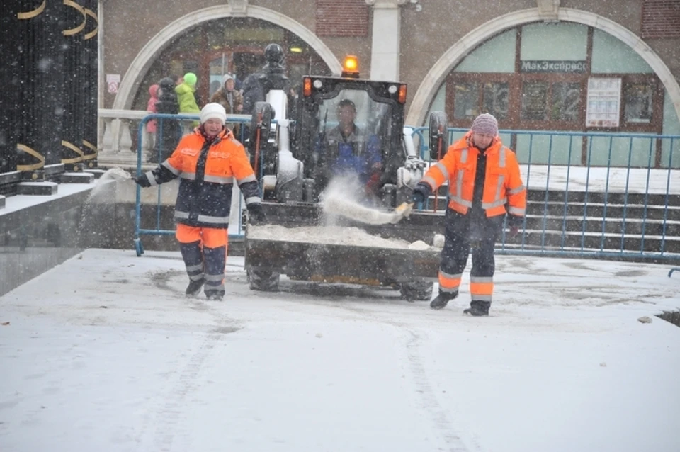 В уборке дорог было задействовано 302 единицы техники.