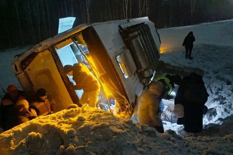 Очевидцы рассказали об аварии с пассажирским автобусом и фурой под Новосибирском. Фото: читатель КП-Новосибирск