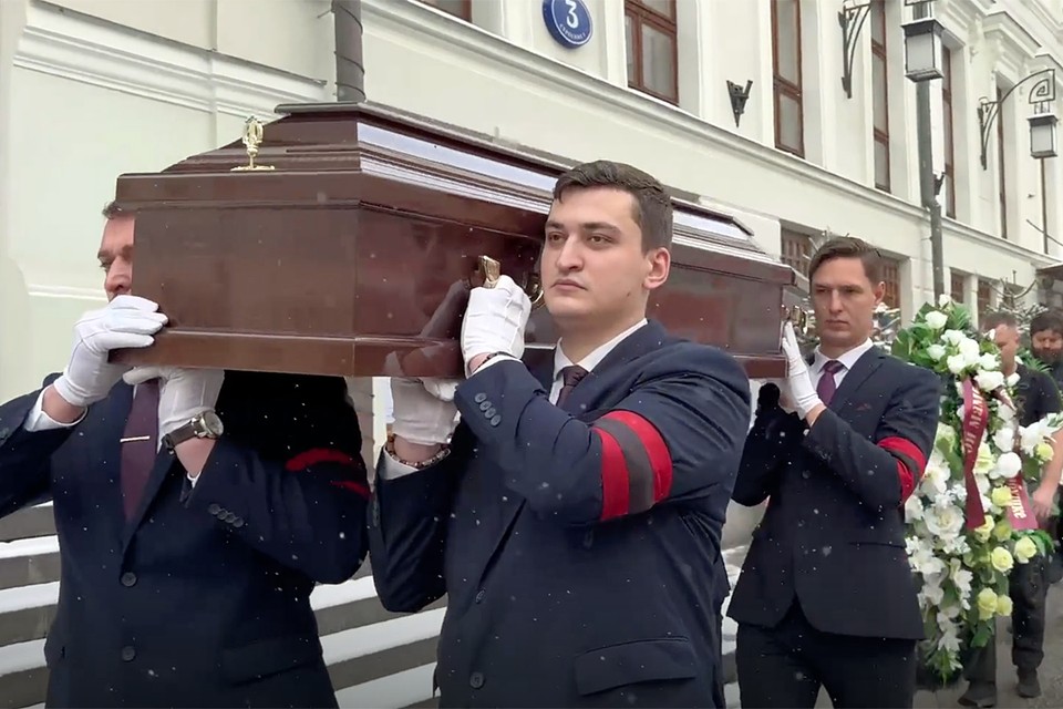 «Она была озорной, поражала женственностью и лукавством»: как прошло прощание с народной артисткой РСФСР Раисой Максимовой