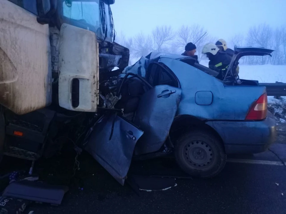 В "Тойоте" ехали четыре человека