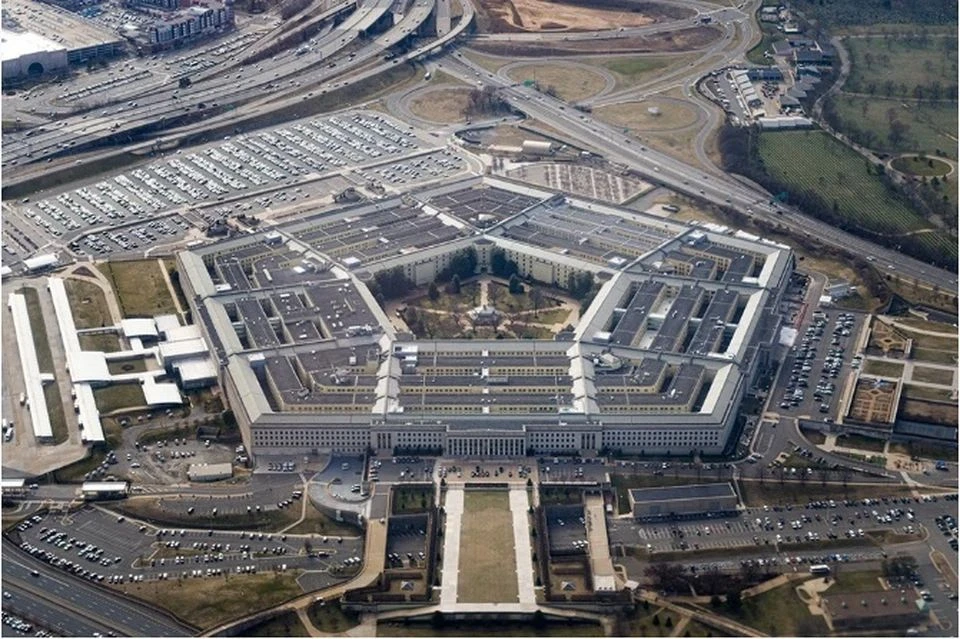 В США суд рассмотрит вопрос о почетном увольнении свыше 30 тыс. ветеранов ЛГБТ*