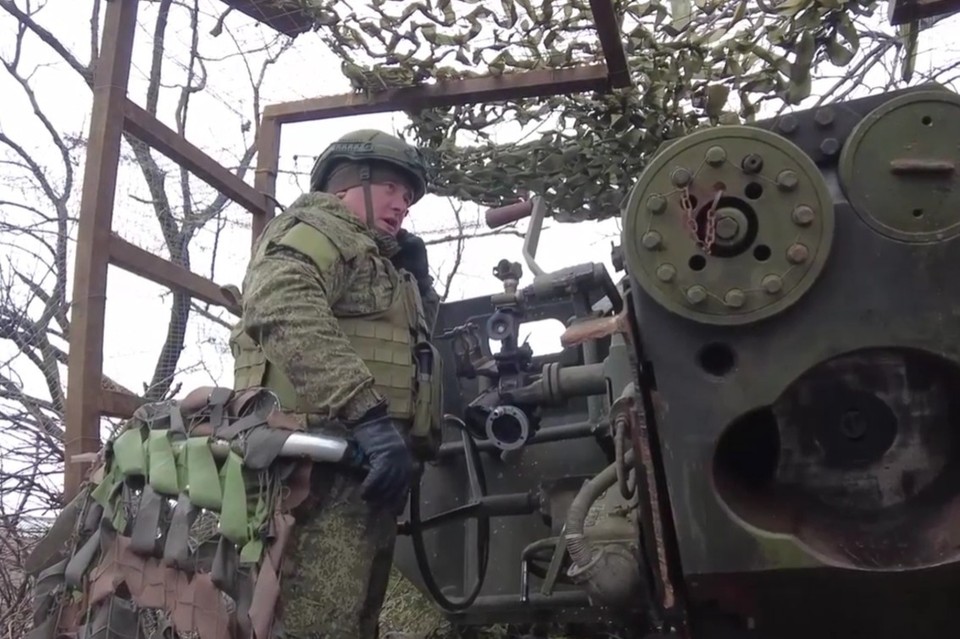 Расчет самоходки «Гиацинт» не скрывает лиц и имен: российские военнослужащие гордятся успехами в зоне СВО