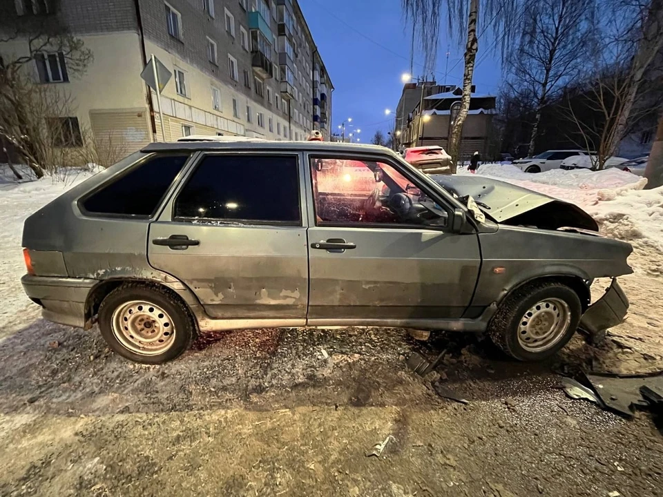 Авария произошла на улице Дерендяева. Фото: Госавтоинспекция Кировской области