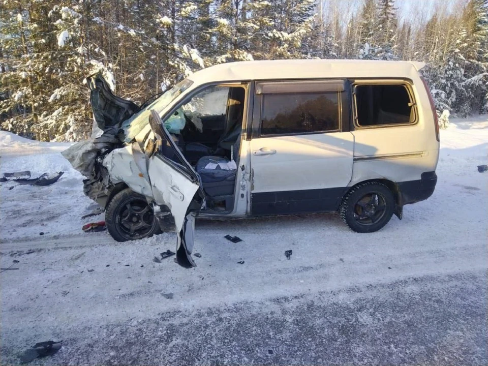 В Богучанском районе столкнулись два легковых автомобиля. Фото: краевое МВД