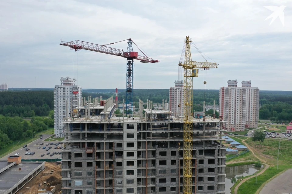 В Беларуси активно стоят жилье, в том числе для очередников и многодетных.